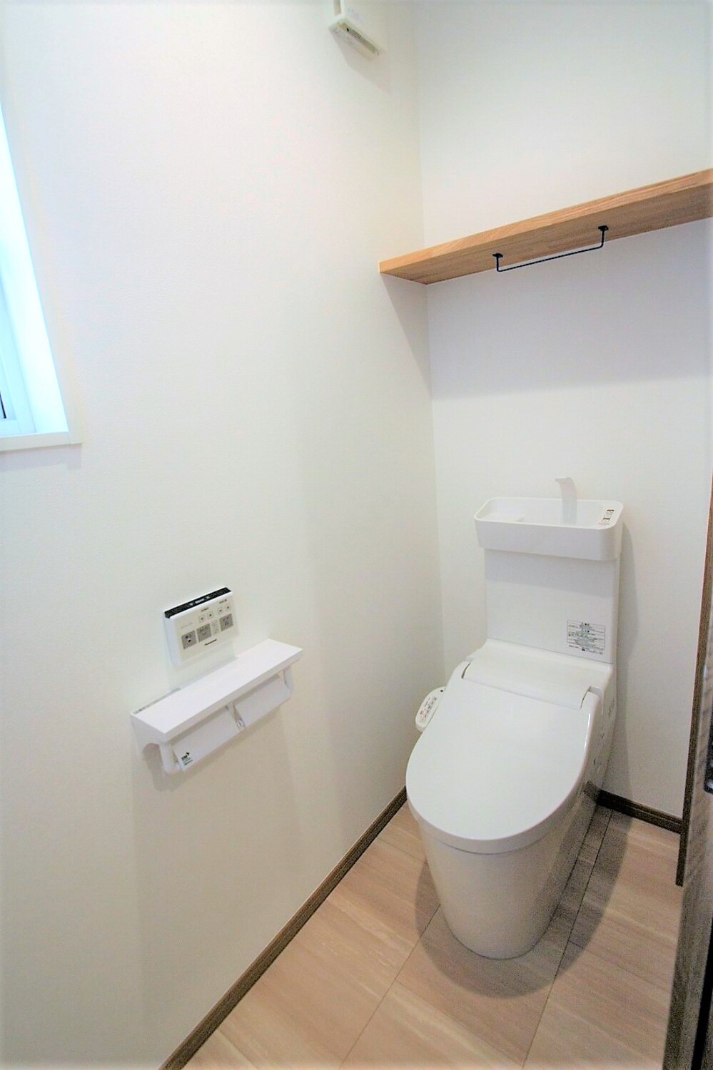 田の字プランのリビングの家トイレ