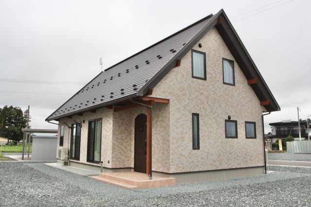 5LDKの明るいリビング＆キッチンの家 アイキャッチ画像